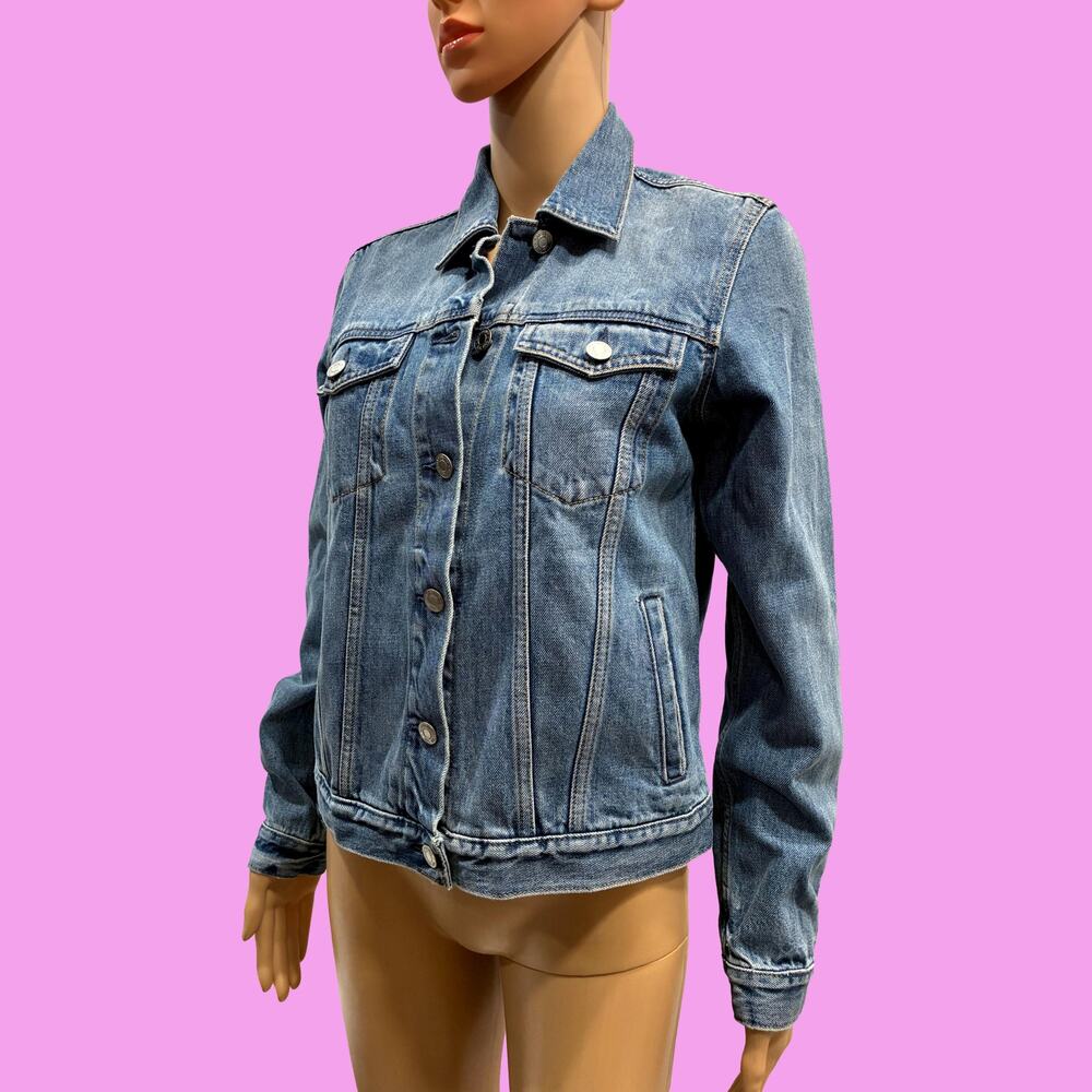 Vintage Y2K Gap Denim Jacket – Women’s Small, Stonewashed Blue Jean Jacket